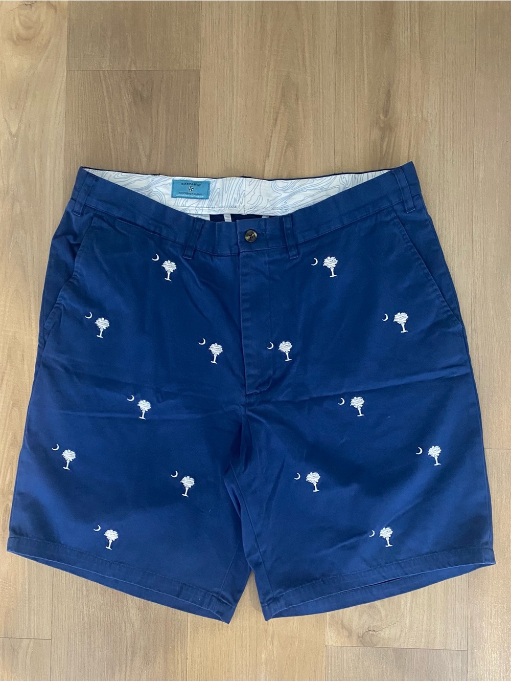 Castaway Nantucket Cisco Men's Flat Front Palm Embroidered Navy Shorts 36